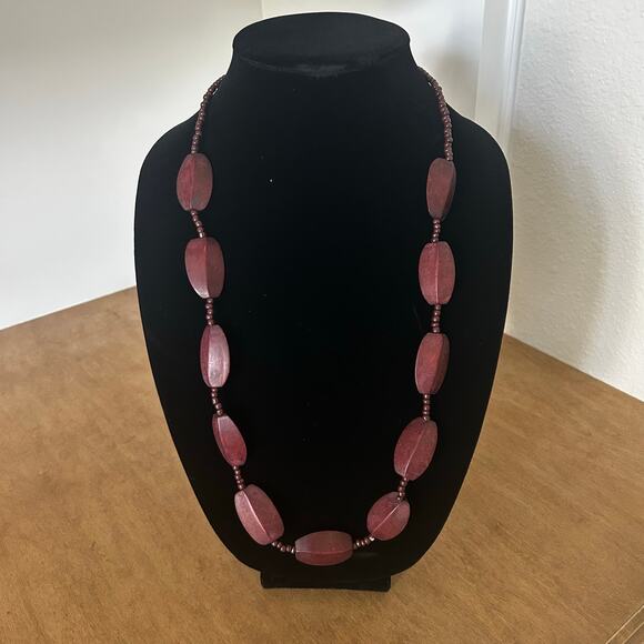 Women's Plum Colored Oval beaded long necklace Light weight toggle closure - Picture 1 of 6